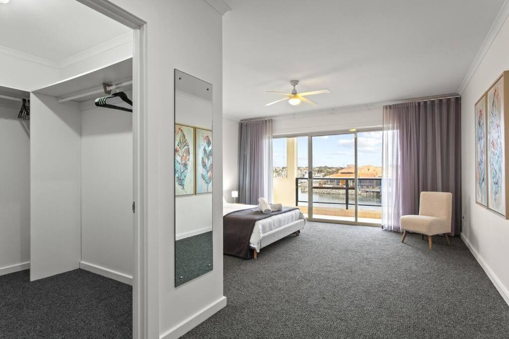 ポートリンカーンWaterfront Townhouse - Picturesque Marina Viewsアパートメント エクステリア 写真