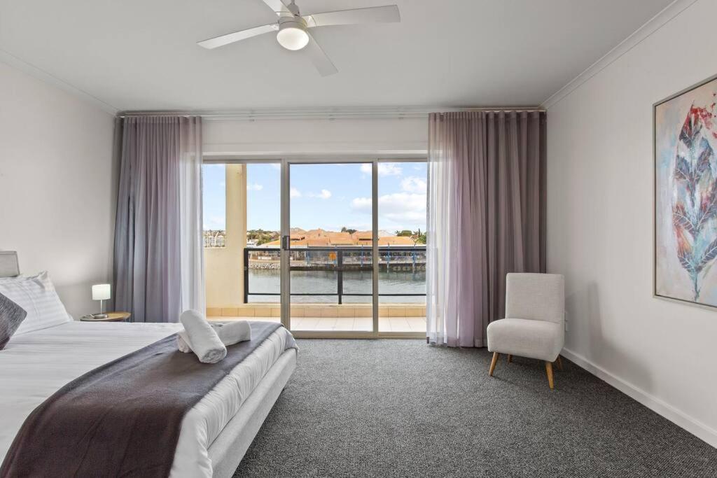 ポートリンカーンWaterfront Townhouse - Picturesque Marina Viewsアパートメント エクステリア 写真