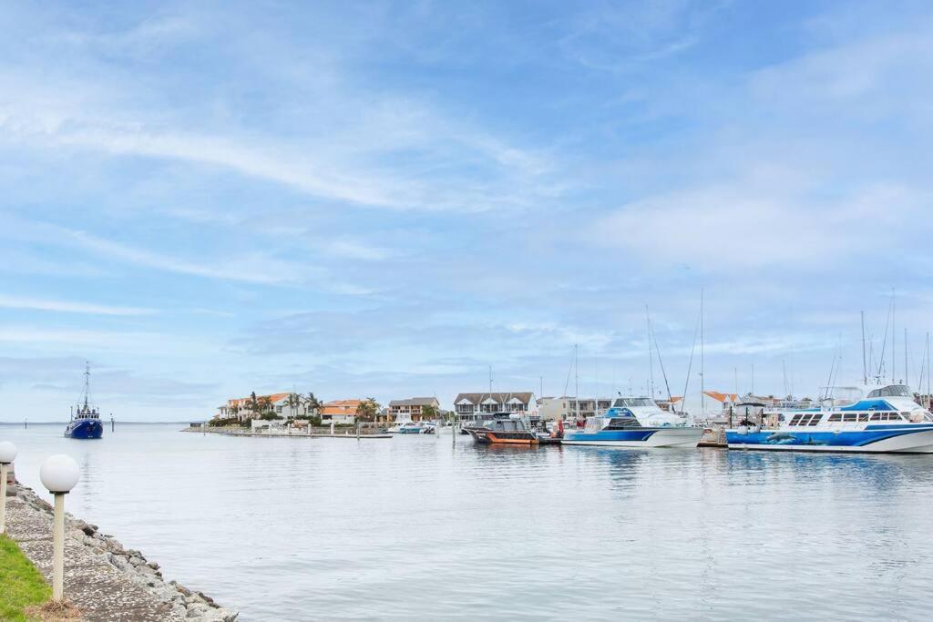 ポートリンカーンWaterfront Townhouse - Picturesque Marina Viewsアパートメント エクステリア 写真