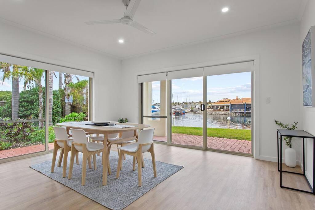 ポートリンカーンWaterfront Townhouse - Picturesque Marina Viewsアパートメント エクステリア 写真