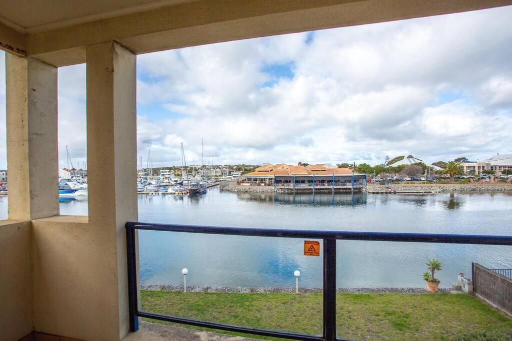 ポートリンカーンWaterfront Townhouse - Picturesque Marina Viewsアパートメント エクステリア 写真